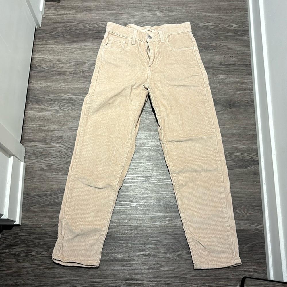 Levi’s boy jean corduroy material in beige SIZE 26/S